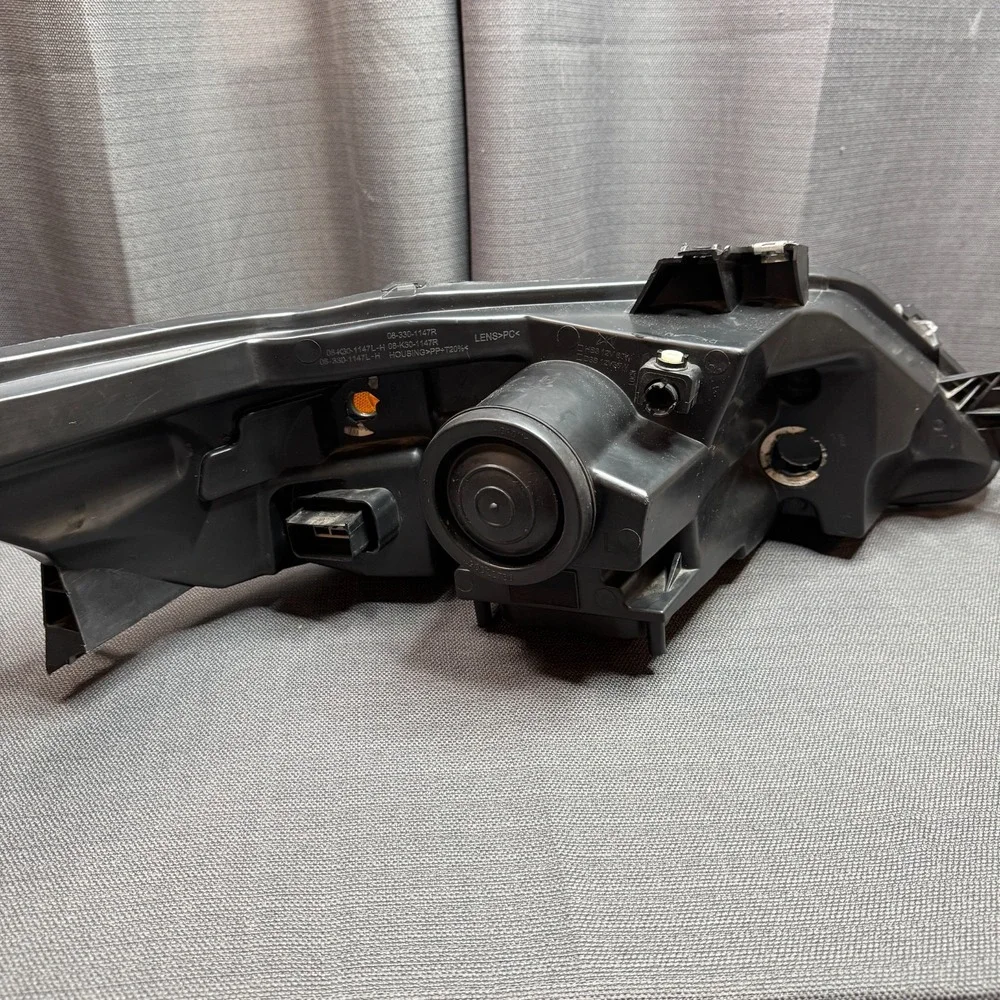 2010-2012 Ford Taurus Halogen Headlight Left (driver Side) OEM, COMPLETE